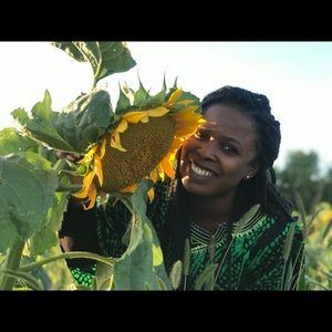 Meet your Posher, Simone